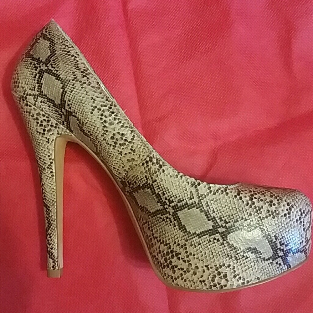 Michael pumps, 9.5